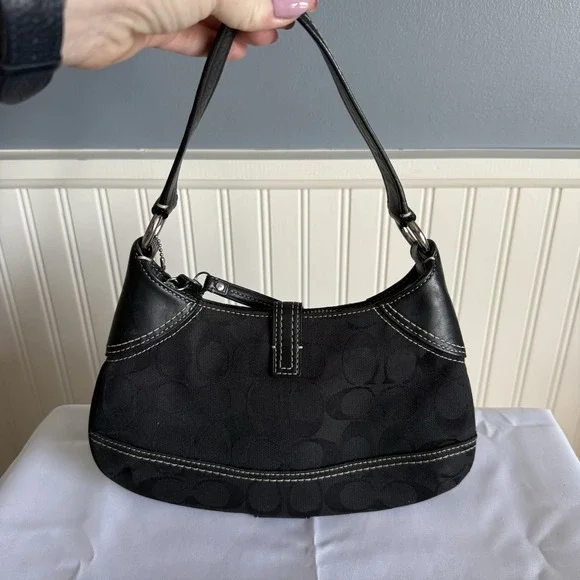 Vintage Coach Mini Black Signature C Hampton Hobo Clip Shoulder Hand Bag Purse - Picture 2 of 13